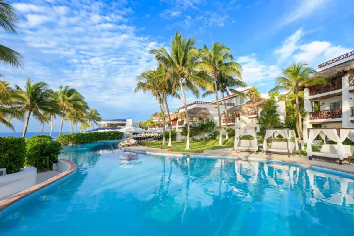 Desire Riviera Maya Pearl Resort