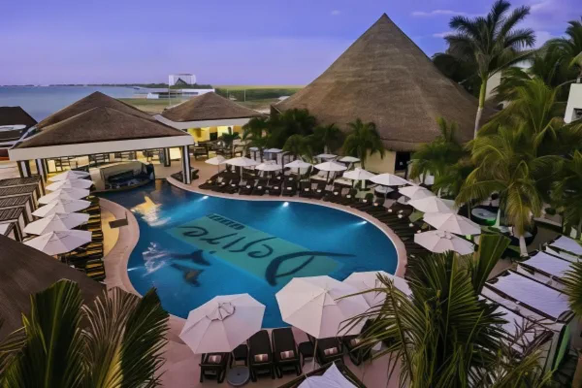 Desire Riviera Maya Pearl Resort