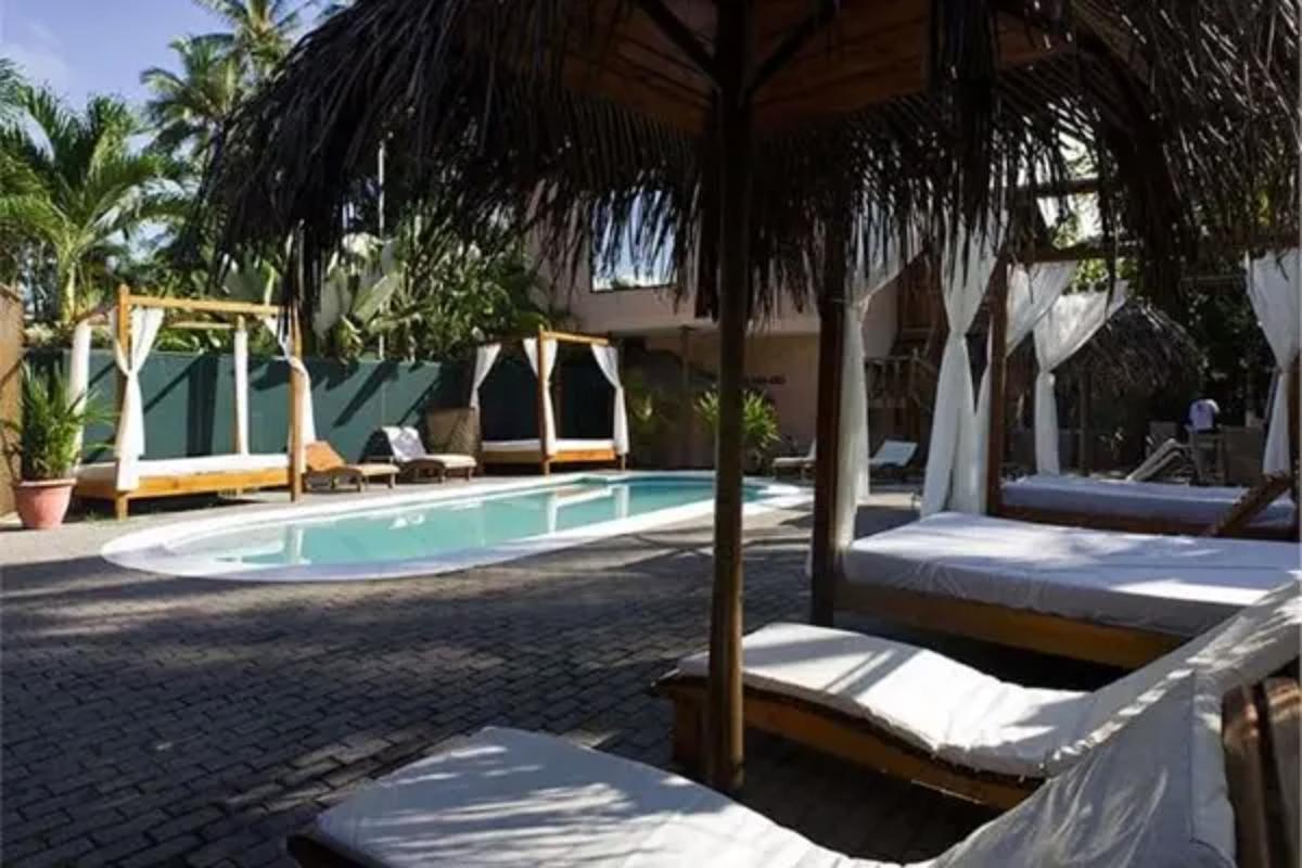 Copacabana Hotel & Suites